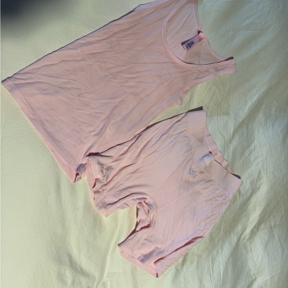 SKIMS Ribbed Set - Picture 3 of 3